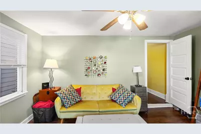 534 E Waldburg Street, Savannah, GA  - Photo 21