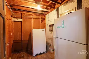 645 E 31st St, Savannah, GA 31401 - Photo 17
