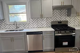 12 Delta Cir, Savannah, GA 31406 - Photo 3