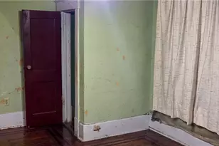 218 W 38th St, Savannah, GA 31401 - Photo 9