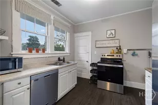 201 E 49th St, Savannah, GA 31405 - Photo 49