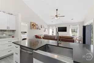 101 Laurens Ln, Savannah, GA 31419 - Photo 11