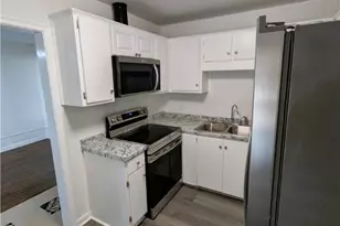 1317 E 54th St, Savannah, GA 31404 - Photo 15