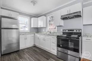 1216 E 37th St, Savannah, GA 31404 - Photo 15