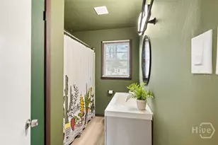 325 Manor Dr, Savannah, GA 31404 - Photo 9