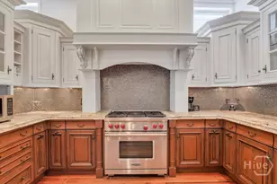 1014 Abercorn St, Savannah, GA 31401 - Photo 5