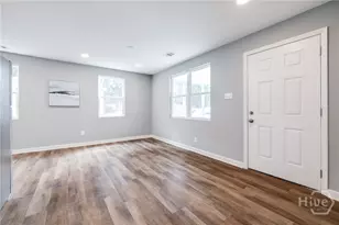 504 E Montgomery Cross Rd, Savannah, GA 31406 - Photo 7