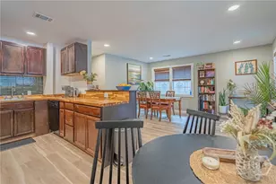1919 E 51st St, Savannah, GA 31404 - Photo 11