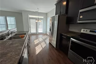 79 Crystal Lake Dr, Savannah, GA 31407 - Photo 9