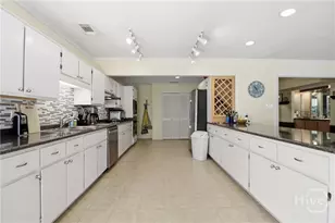 2 Landon Ln, Savannah, GA 31410 - Photo 17