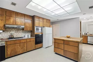 29 Monastery Rd, Savannah, GA 31411 - Photo 9