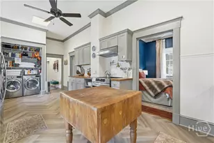 321 W 39th St, Savannah, GA 31401 - Photo 9
