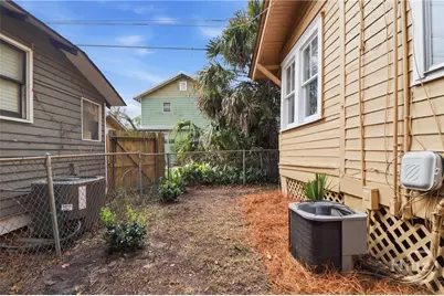 647 E 37th Street, Savannah, GA 31401 - Photo 37