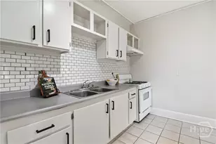 647 E 37th St, Savannah, GA 31401 - Photo 19