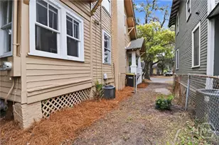647 E 37th St, Savannah, GA 31401 - Photo 39