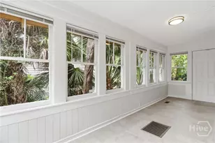647 E 37th St, Savannah, GA 31401 - Photo 15