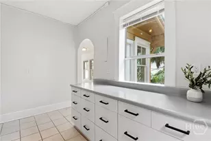 647 E 37th St, Savannah, GA 31401 - Photo 21