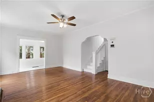 647 E 37th St, Savannah, GA 31401 - Photo 9