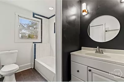 723 E Henry Street, Savannah, GA 31401 - Photo 17