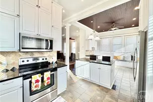 835 E Duffy St, Savannah, GA 31401 - Photo 17
