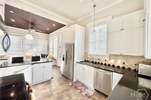 835 E Duffy St, Savannah, GA 31401 - Photo 11