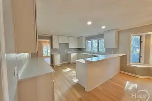 10 Cove Dr, Savannah, GA 31419 - Photo 17