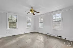 221 E 49th St, Savannah, GA 31405 - Photo 15