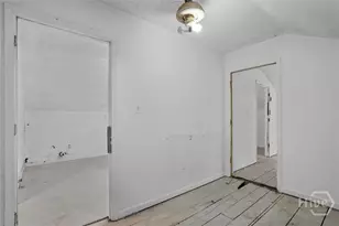 221 E 49th St, Savannah, GA 31405 - Photo 23