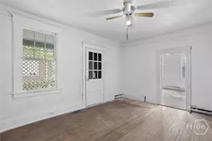 221 E 49th St, Savannah, GA 31405 - Photo 13