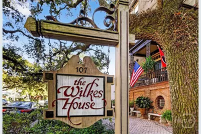 215 E Jones Street, Savannah, GA 31401 - Photo 53