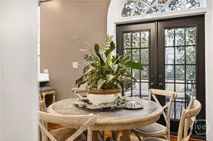 215 E Jones St, Savannah, GA 31401 - Photo 13
