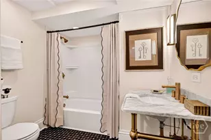 215 E Jones St, Savannah, GA 31401 - Photo 37