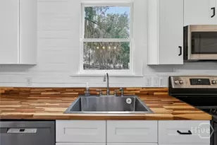 1401 Wayne St, Darien, GA 31305 - Photo 21
