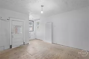 221 E 49th St, Savannah, GA 31405 - Photo 15