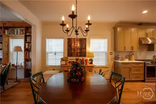 919 E Waldburg St, Savannah, GA 31401 - Photo 13