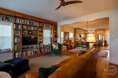 919 E Waldburg Street, Savannah, GA 31401 - Photo 3