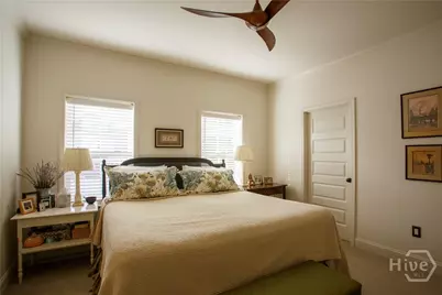 919 E Waldburg Street, Savannah, GA 31401 - Photo 15