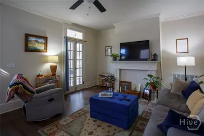 921 E Waldburg Street, Savannah, GA 31401 - Photo 5