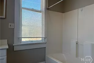 836 E Henry St, Savannah, GA 31401 - Photo 9