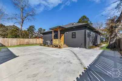 801 W 50th Street, Savannah, GA 31405 - Photo 15