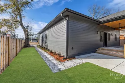 801 W 50th Street, Savannah, GA 31405 - Photo 3
