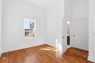 203 E 39th St, Savannah, GA 31401 - Photo 13