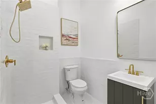 203 E 39th St, Savannah, GA 31401 - Photo 15