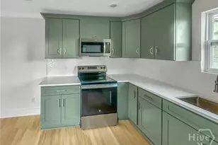 316 W 40th St, Savannah, GA 31401 - Photo 7