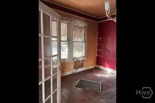 1228 E 39th St, Savannah, GA 31404 - Photo 3