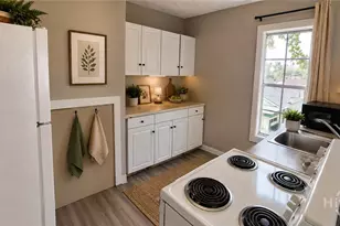 1207 E Bolton St, Savannah, GA 31404 - Photo 13