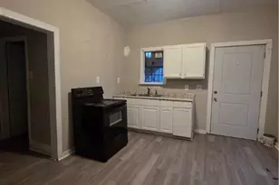 1207 E Bolton St, Savannah, GA 31404 - Photo 9