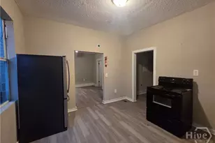 1207 E Bolton St, Savannah, GA 31404 - Photo 9