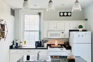 227 W Broughton St, Savannah, GA 31401 - Photo 9