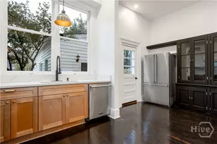 315 W Bolton St, Savannah, GA 31401 - Photo 5